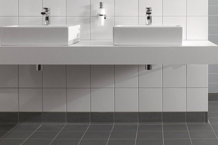 Villeroy & Boch Unit Two Wandfliese Farbenoptik weiß matt 15x30 cm